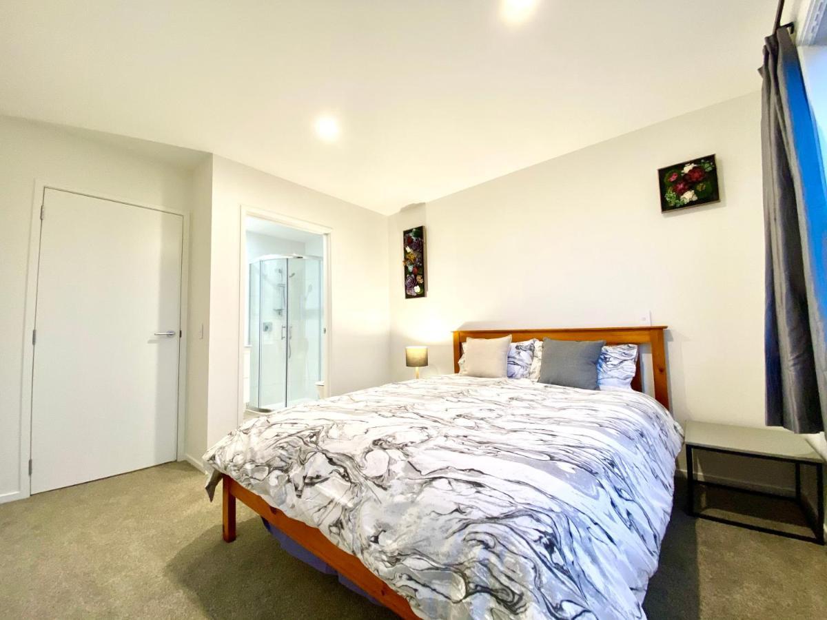 Stunning Townhouse - Walking To Botany Shopping Center Apartment Auckland Exterior photo